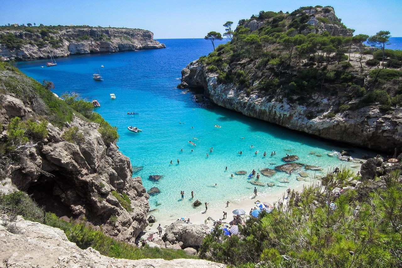 Zmajeva pećina, Biseri i najlepša plaža