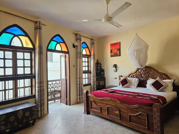 Dhow Palace Hotel